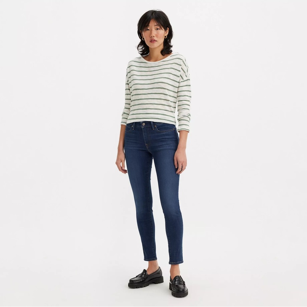 Women's Levi's Dark Blue Wash Denim 711 Skinny Jeans; Size 25